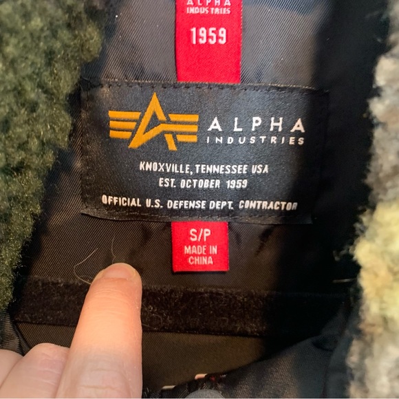 Alpha Industries Sherpa Utility Vest Woodland Camo Unisex - Picture 3 of 4